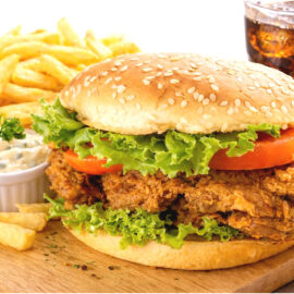BURGER DE POULET PANÉ « LE SUPER KING » (*12)