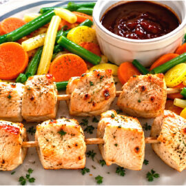 CUBES DE POULET SUR BROCHETTES « À LA FRANÇAISE » (3 LBS)