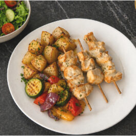 CUBES DE POULET SUR BROCHETTES « À LA FRANÇAISE » (*10)