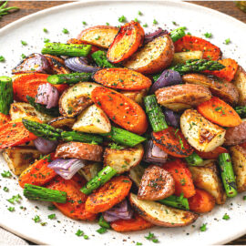 MÉLANGE DE 4 LÉGUMES RÔTIS « PATATES, ASPERGES ET CIE » (3 LBS)